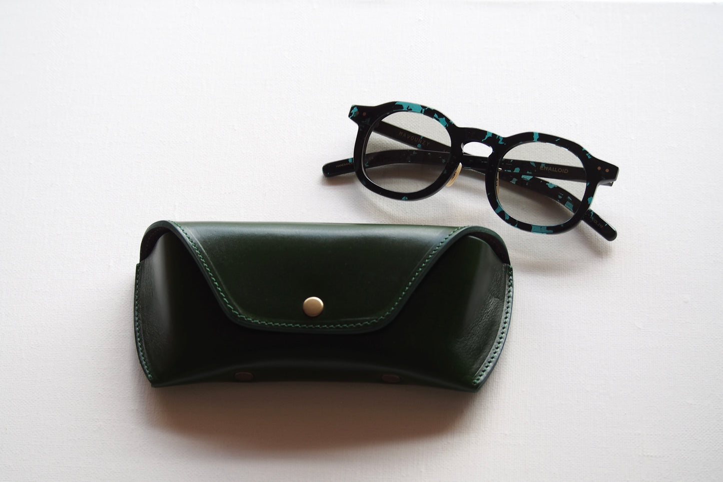 OIL LEATHER EYEWEAR CASE /  Green & Dark Brown