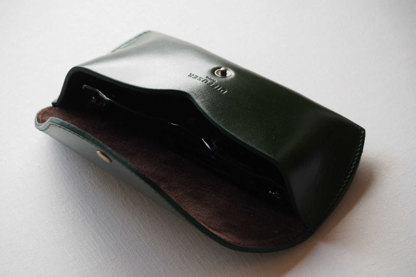 OIL LEATHER EYEWEAR CASE /  Green & Dark Brown