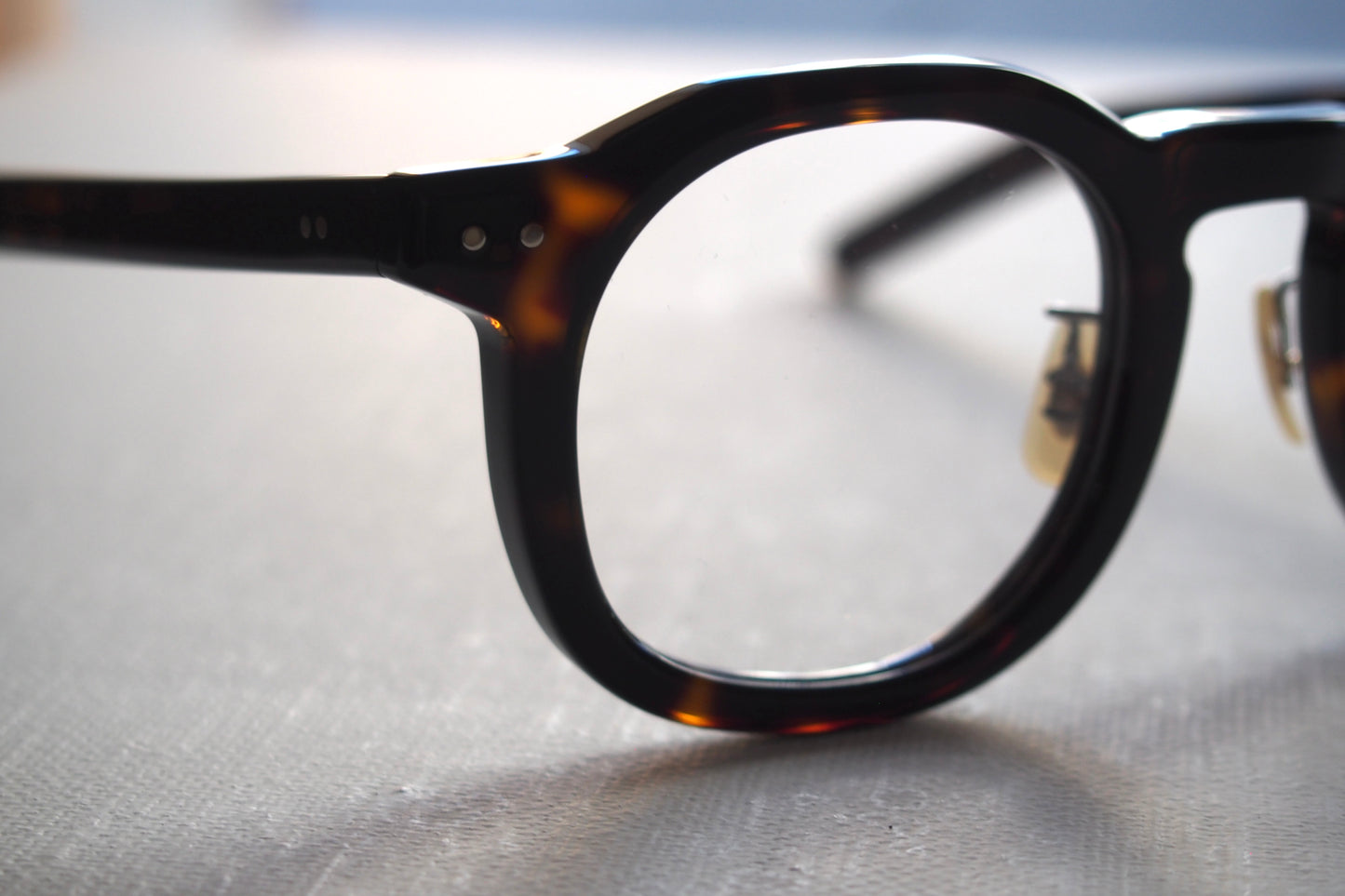 ENALLOID MAVOUNZY c229 Black Amber