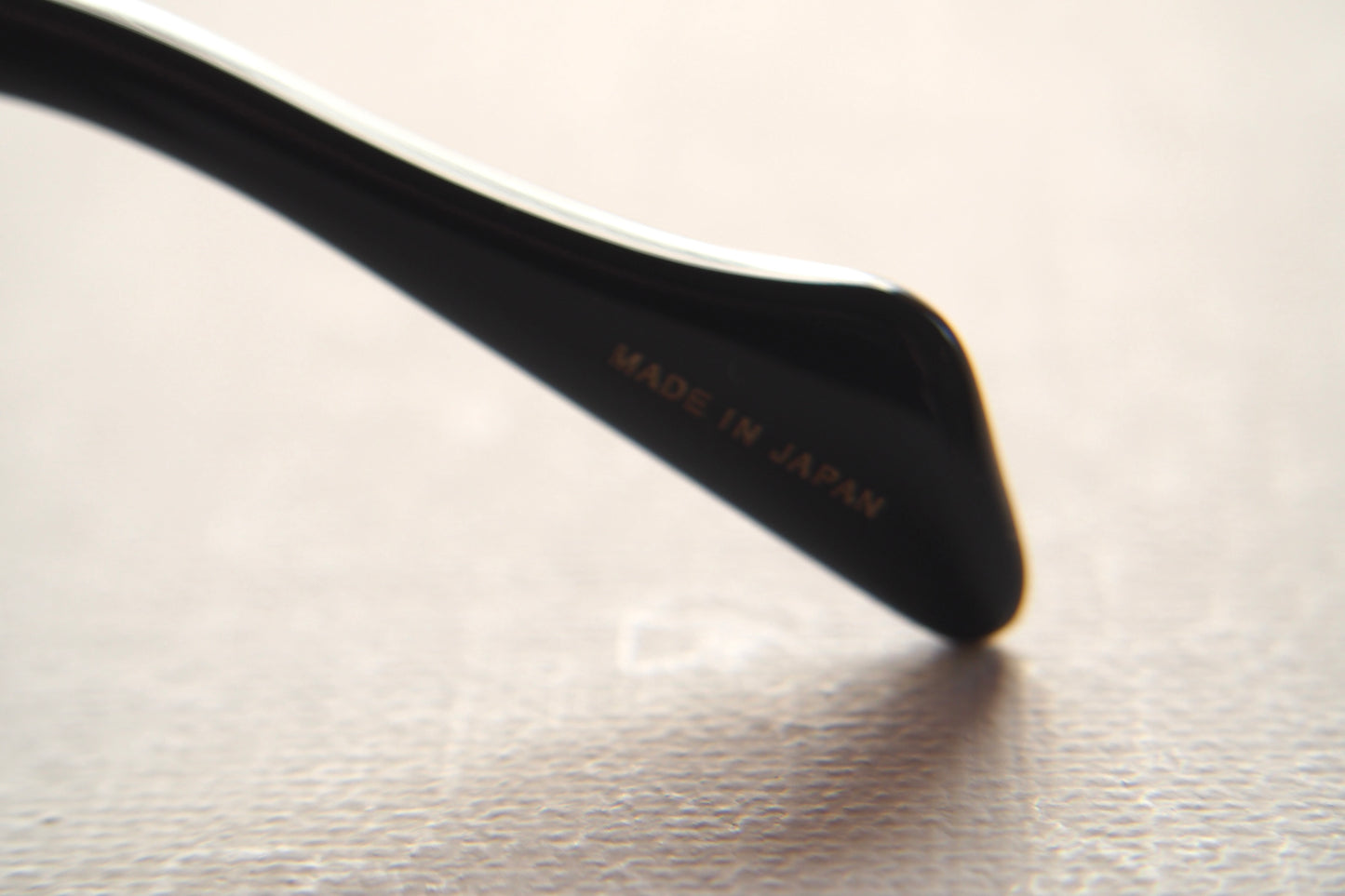 Kearny konide 3  / Black Clear lens