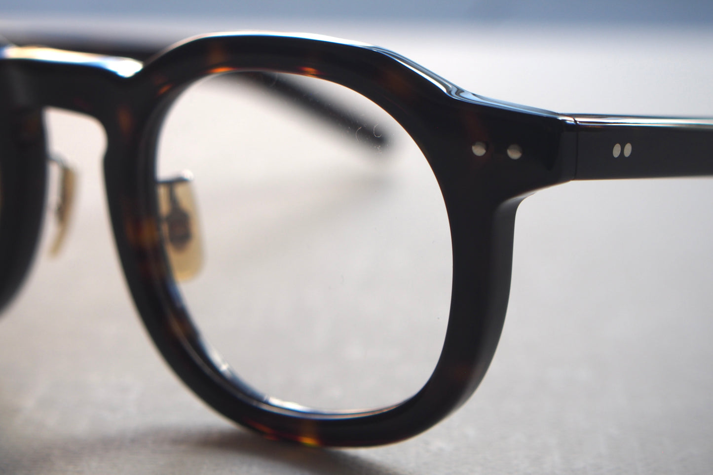 ENALLOID MAVOUNZY c229 Black Amber