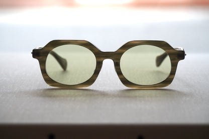 Kearny gravel 06 / green stone × beige　green tea　lens