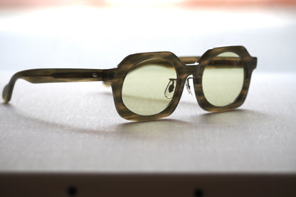 Kearny gravel 06 / green stone × beige　green tea　lens