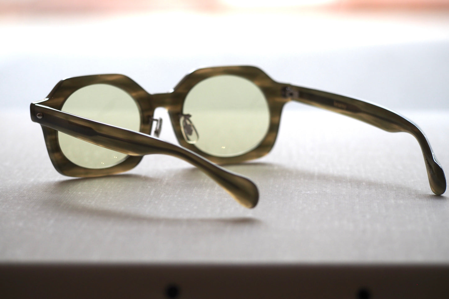 Kearny gravel 06 / green stone × beige　green tea　lens