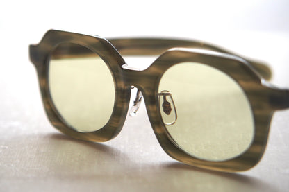 Kearny gravel 06 / green stone × beige　green tea　lens