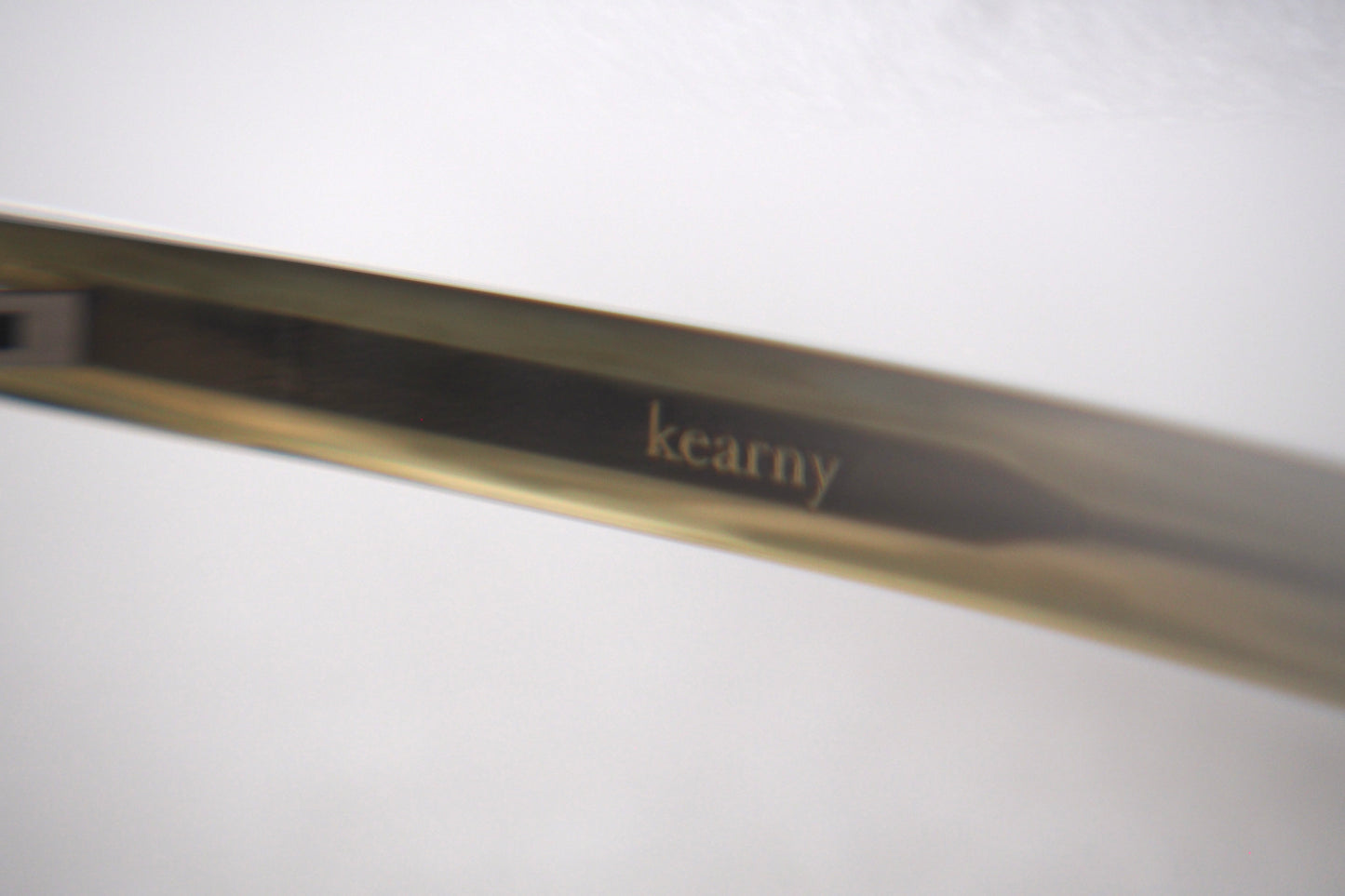 Kearny gravel 06 / green stone × beige　green tea　lens