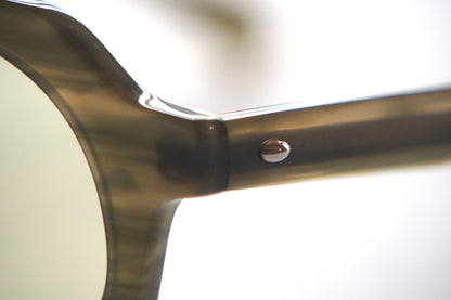 Kearny gravel 06 / green stone × beige　green tea　lens