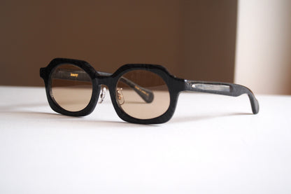 Kearny gravel 06 / black stone　coarse tea lens