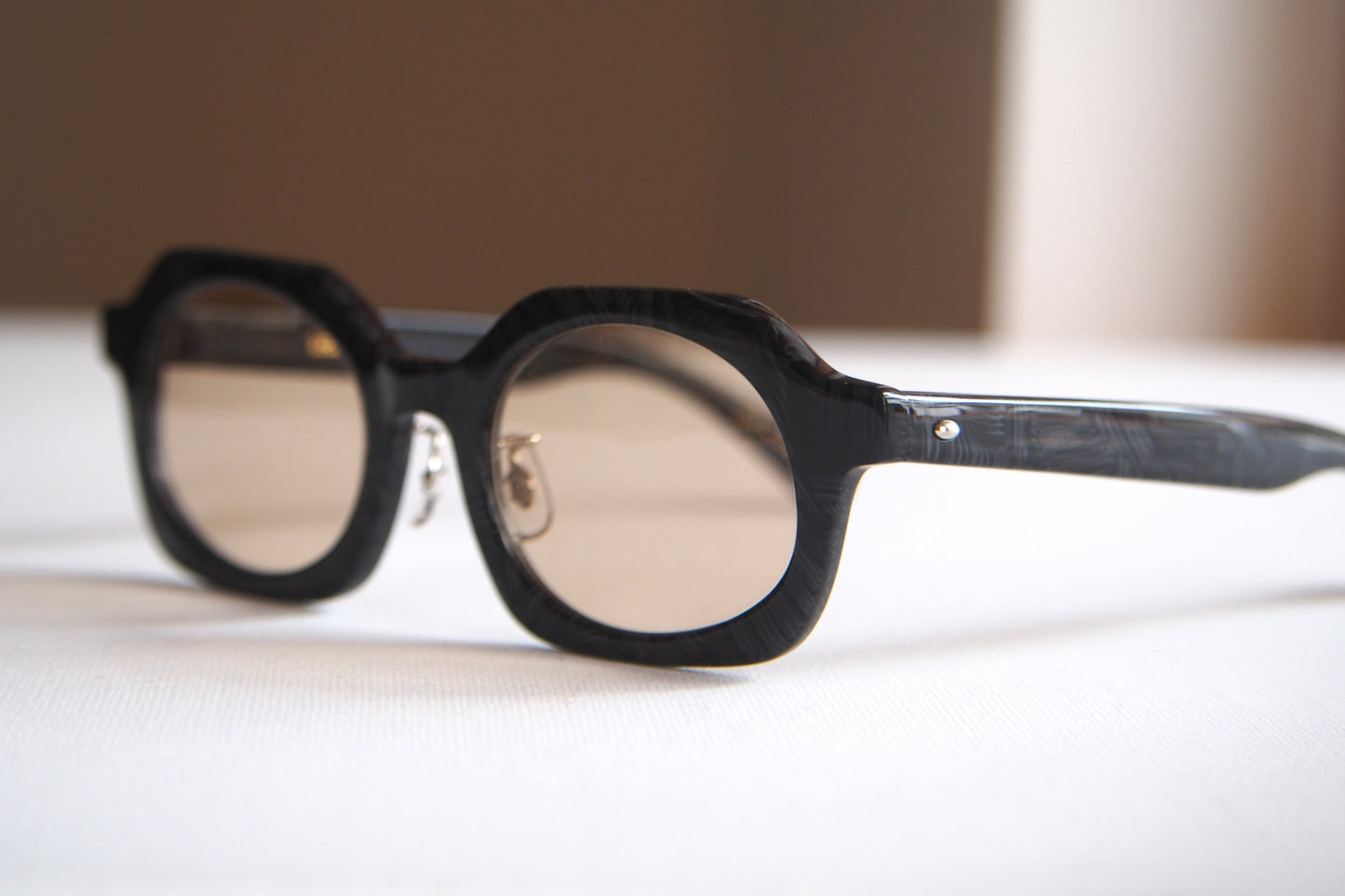 Kearny gravel 06 / black stone　coarse tea lens