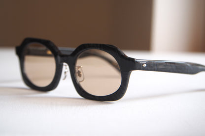 Kearny gravel 06 / black stone　coarse tea lens
