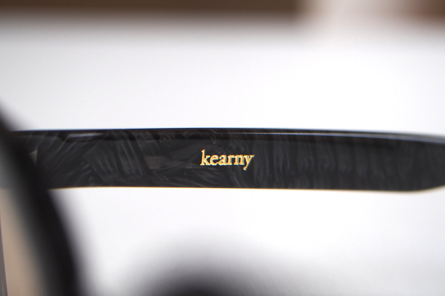 Kearny gravel 06 / black stone　coarse tea lens