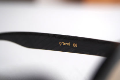 Kearny gravel 06 / black stone　coarse tea lens