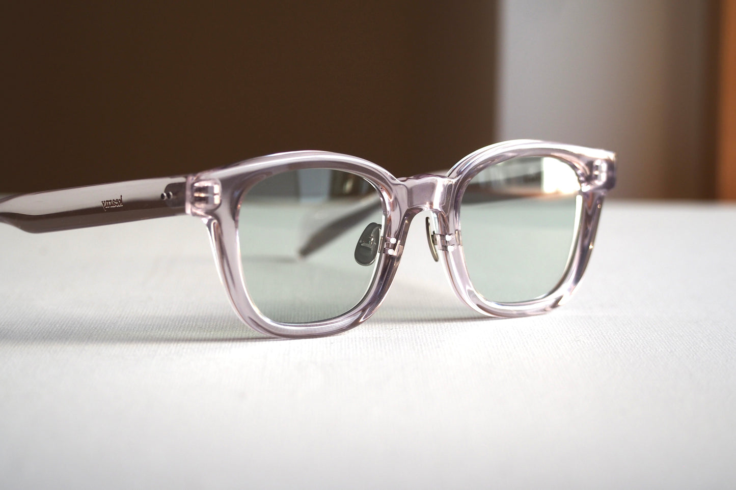 Kearny konide 3  / clear . green lens