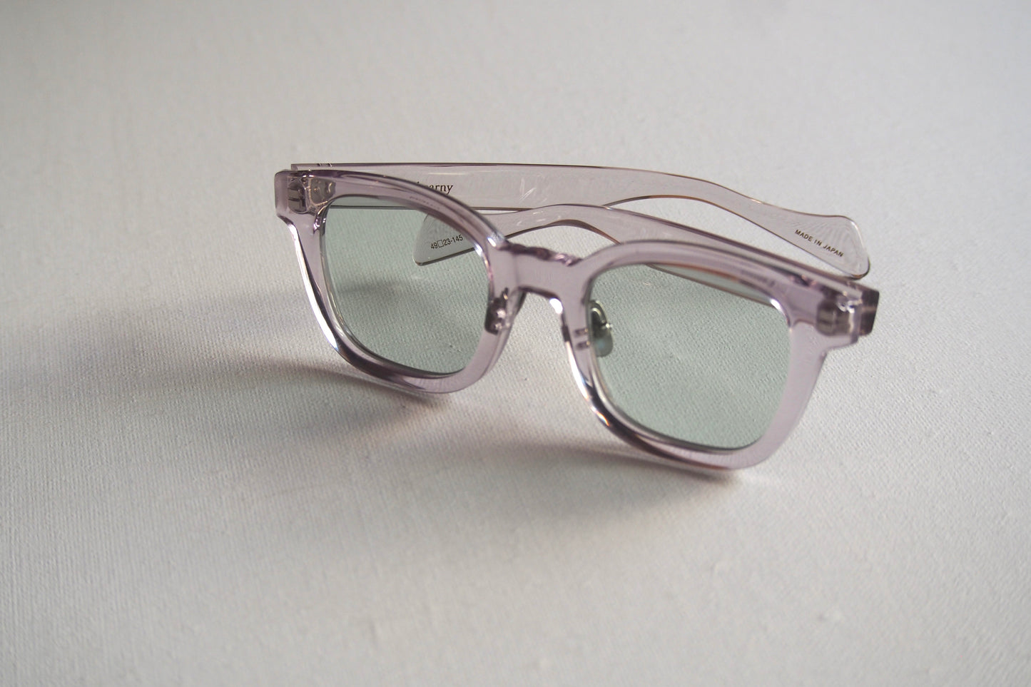 Kearny konide 3  / clear . green lens