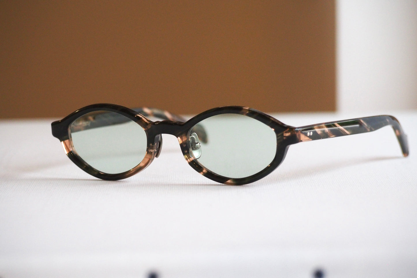 Kearny konide 1  / mix brown green clear . green lens