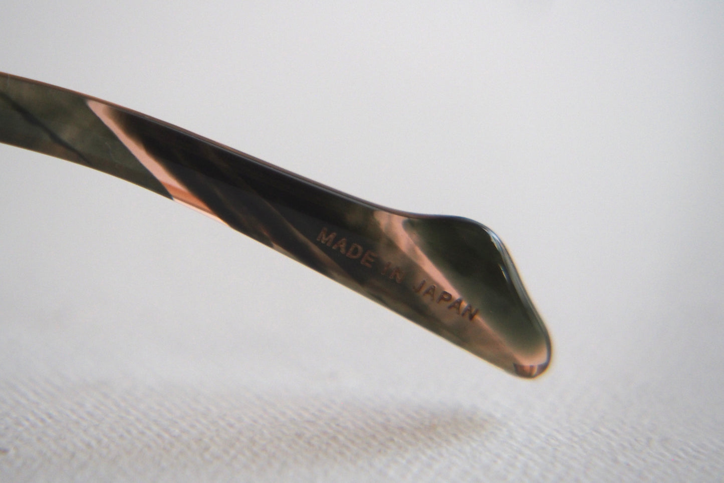 Kearny konide 1  / mix brown green clear . green lens