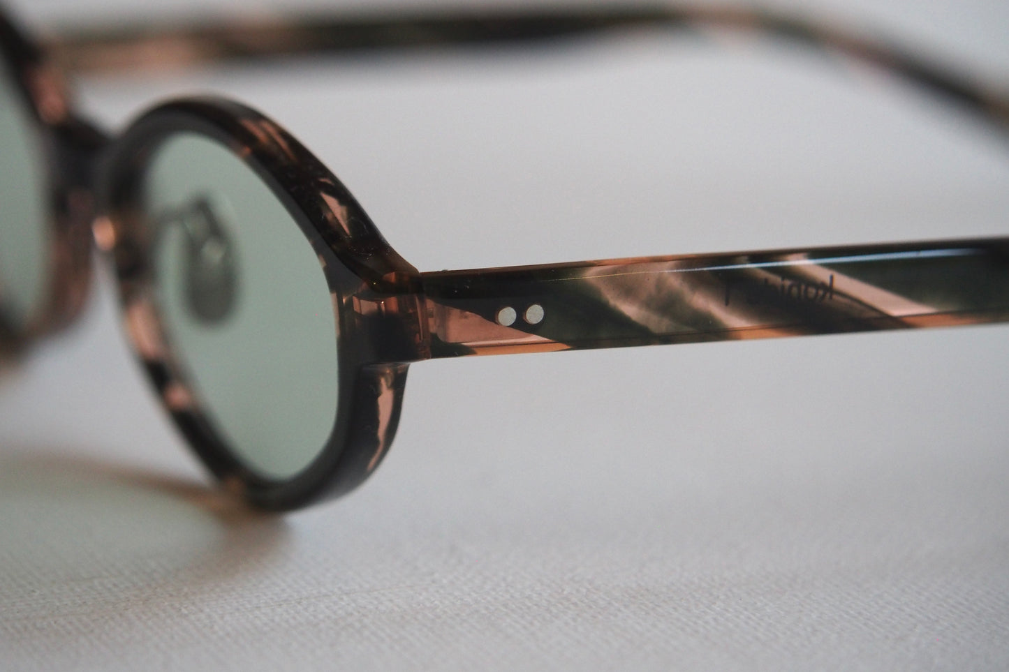 Kearny konide 1  / mix brown green clear . green lens