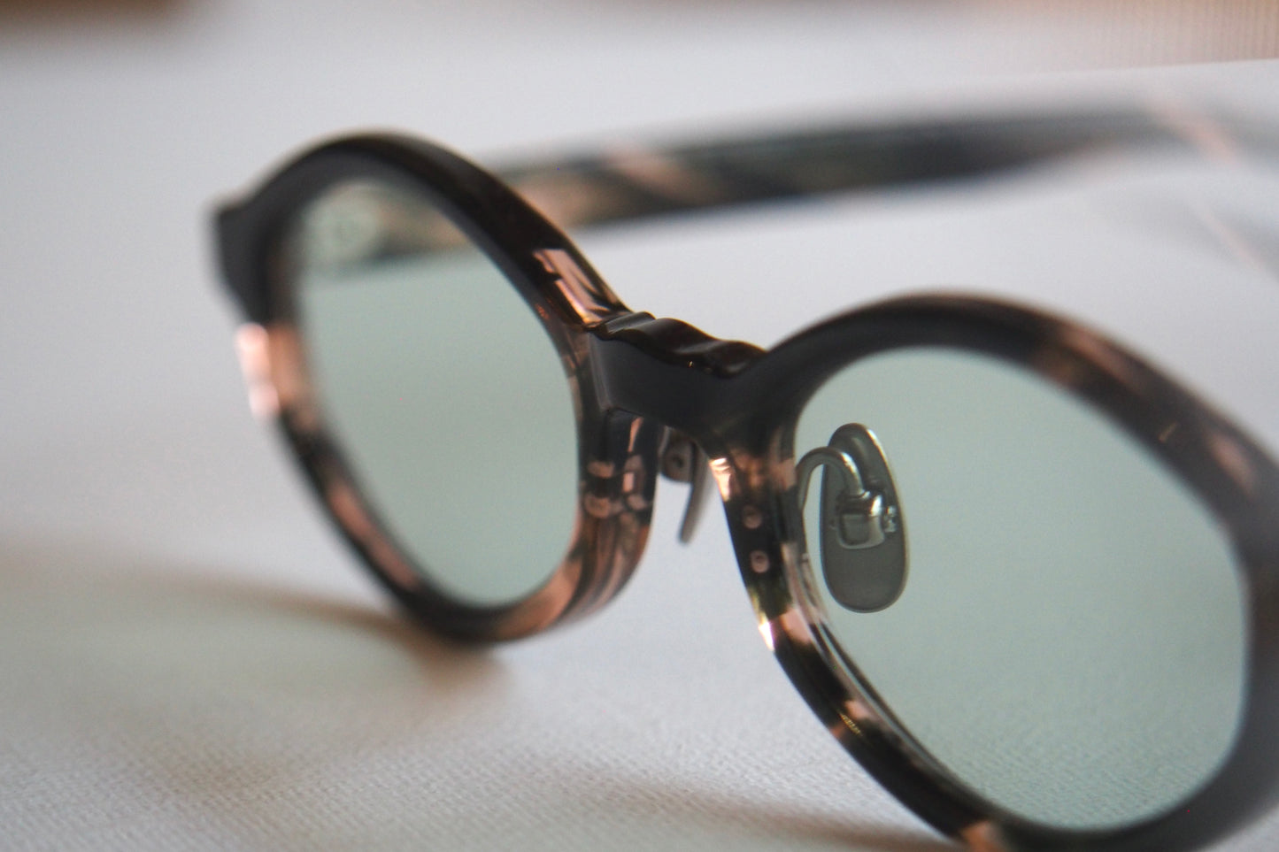 Kearny konide 1  / mix brown green clear . green lens